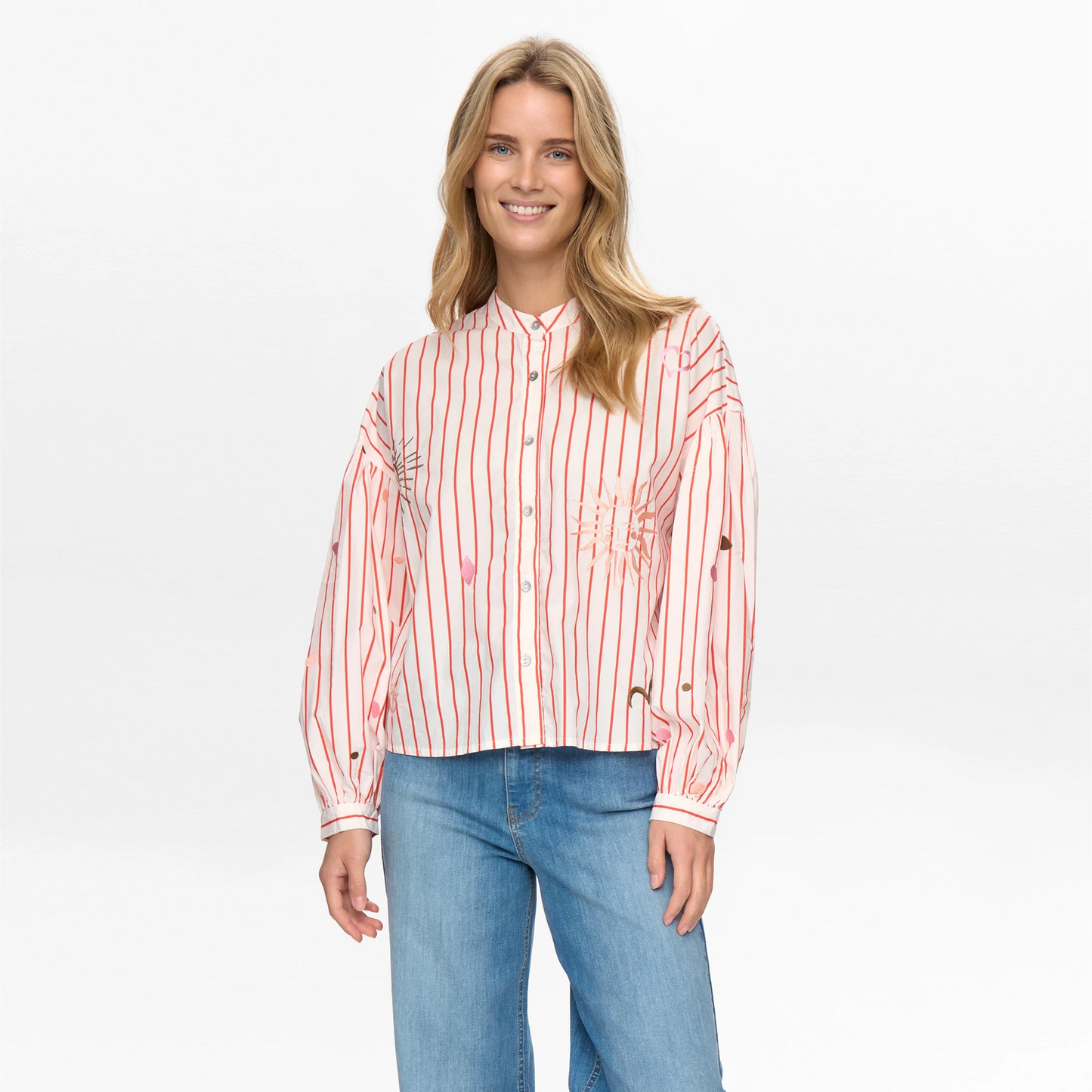 Nusoleima Shirt fra Nümph - Cloud Dancer - Model