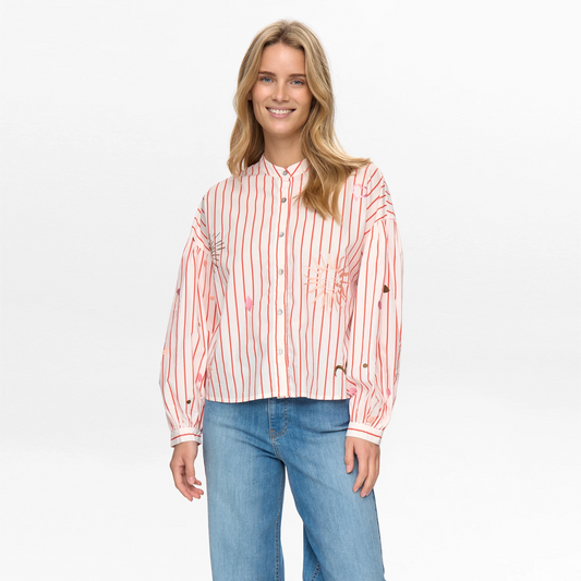 Nusoleima Shirt fra Nümph - Cloud Dancer - Model