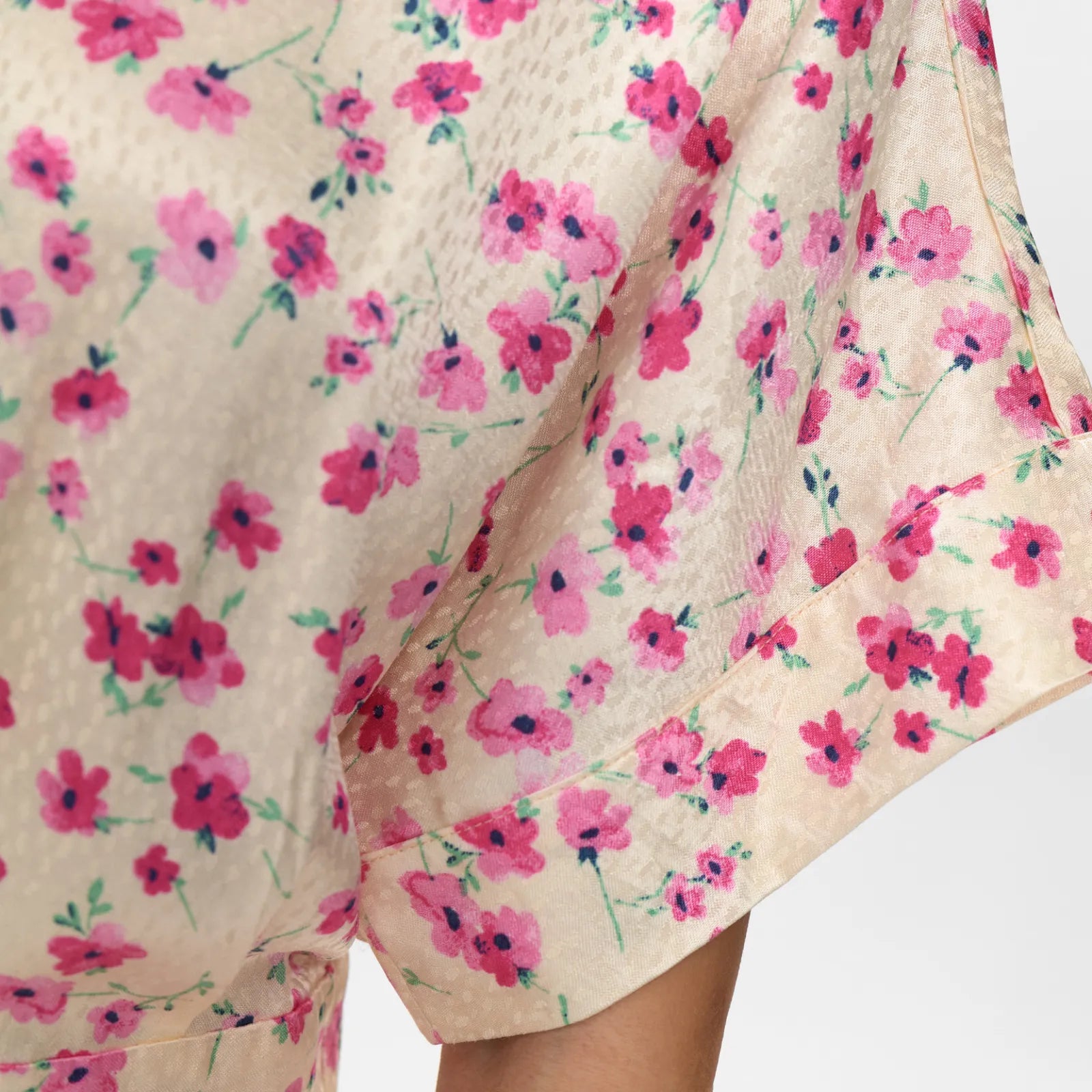 Nutwinkle Dress Fra Nümph - Ecru - Detalje ærme