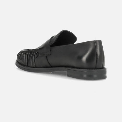 Whisper Loafers fra Phenumb - Black - Skråt bagfra