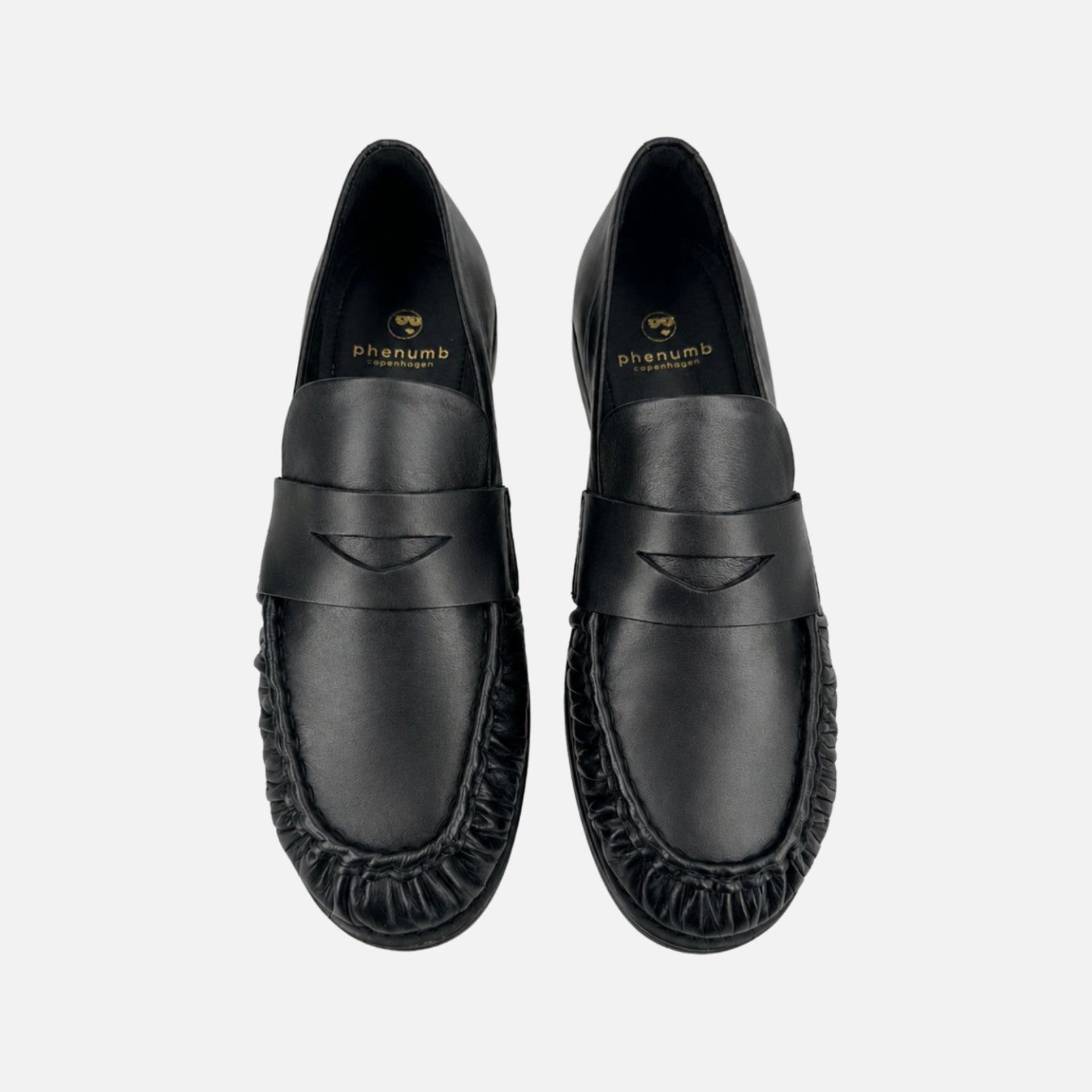 Whisper Loafers fra Phenumb - Black - Ovenfra