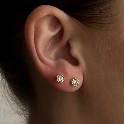 Earth Studs fra Pico Copenhagen - Clear  - Model