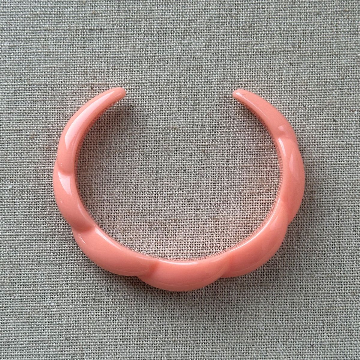 Claire Resin Bracelet fra Pico - Coral