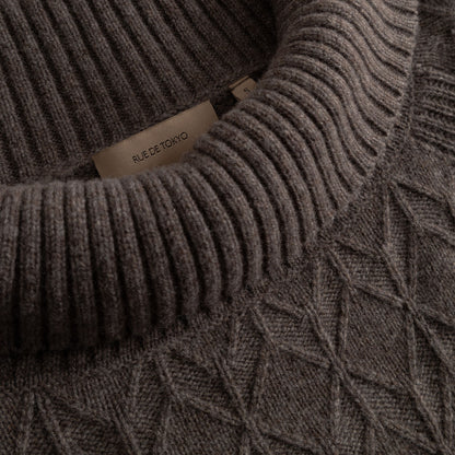 Kimiko Meino Cashmere Sweater - Rue De Tokyo - Dark Brown Melange - Detalje af krave