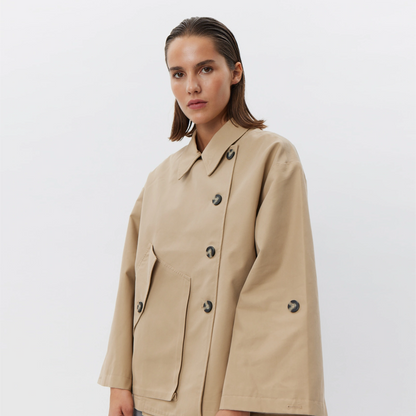 Agatha jakke fra Sofie Schnoor - Camel - På model