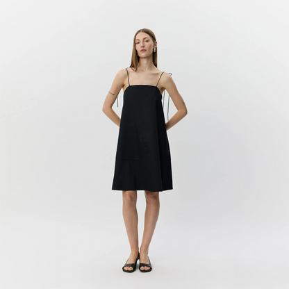 AnayaSW A-Shape Mini Dress fra Sofie Schnoor - Black - På model