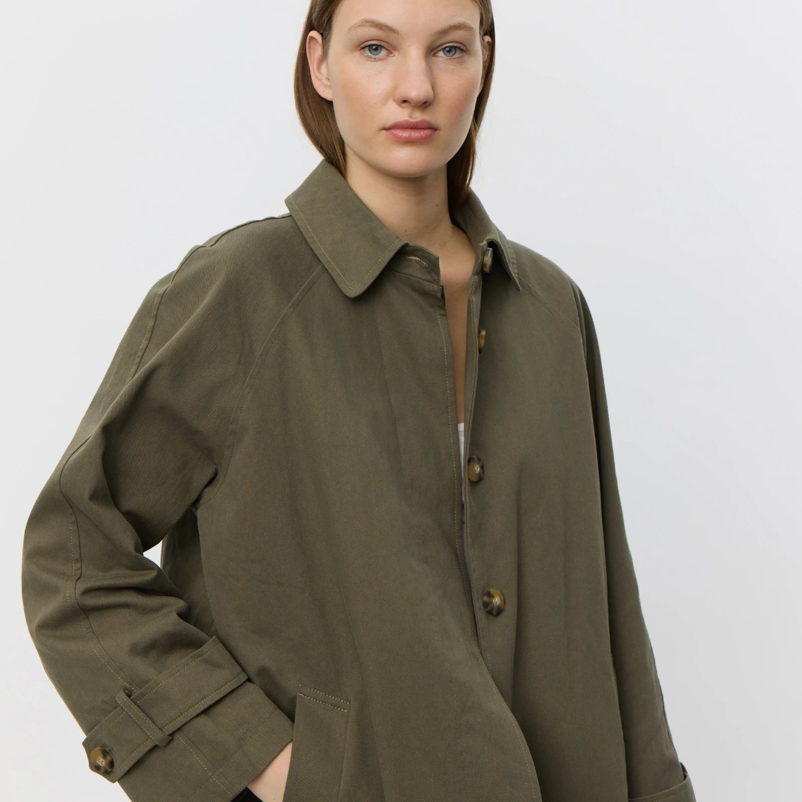 EniseSW Coat fra Sofie Schnoor - Army Green - Detaljefoto