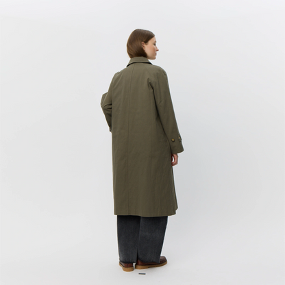 EniseSW Coat fra Sofie Schnoor - Army Green - På model fra ryggen