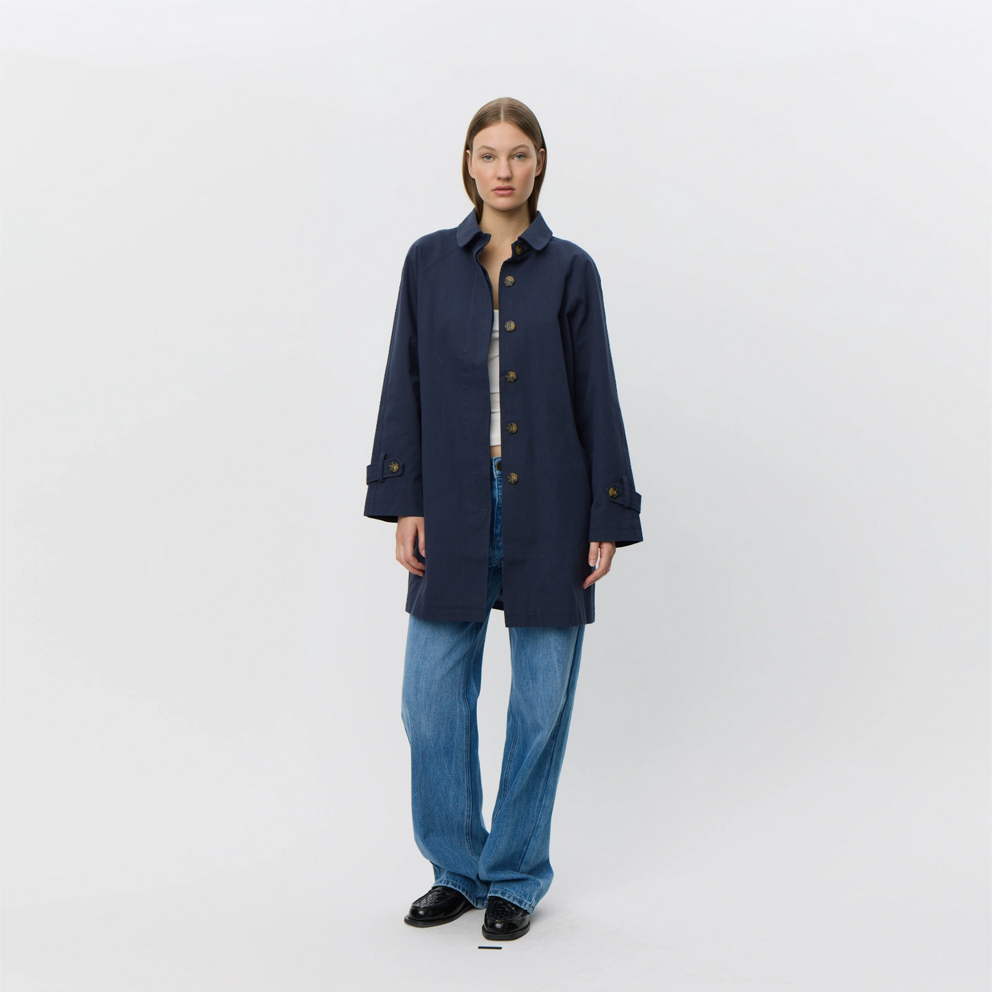 Filippa Coat fra Sofie Schnoor - Navy - På model