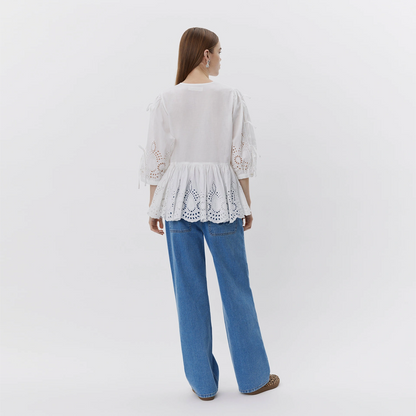 Hattie Bluse fra Sofie Schnoor - Snow White - Model fra ryggen