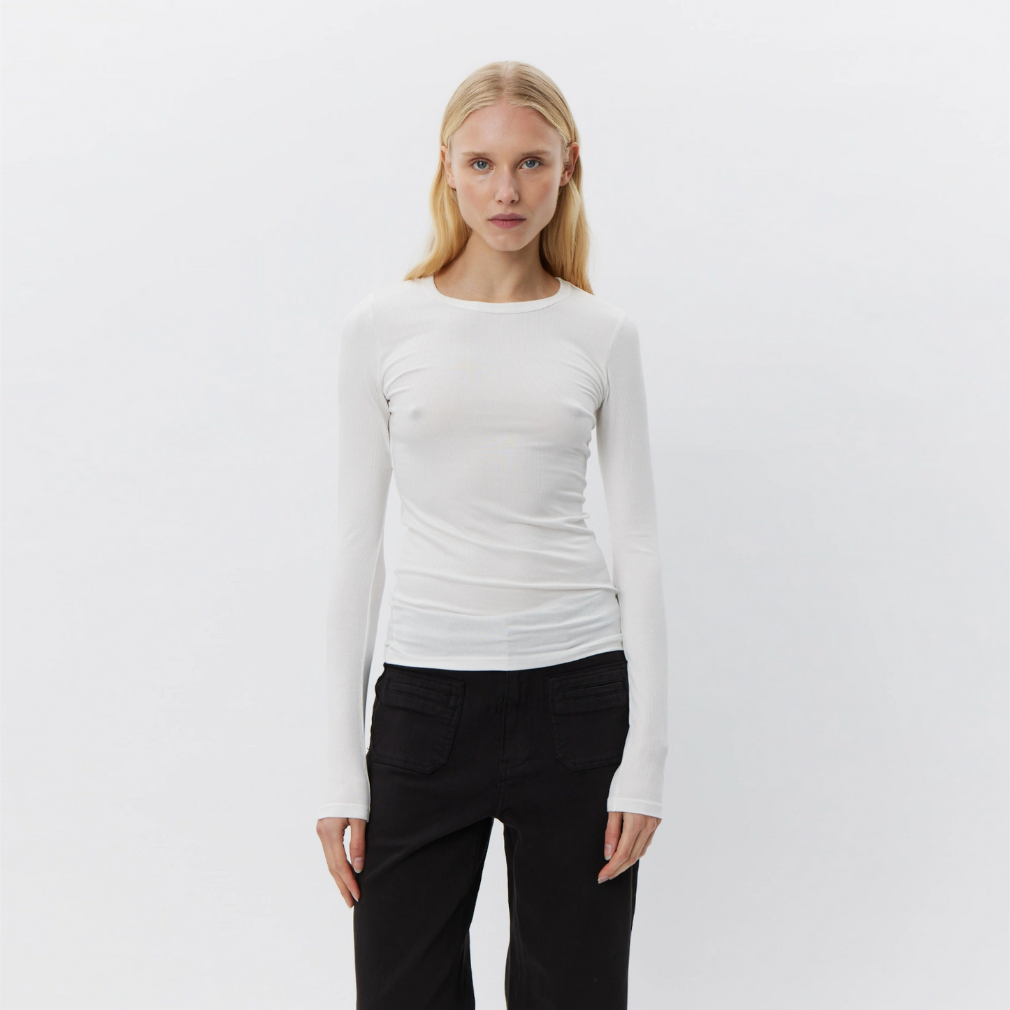 PetriciaSW LS T-Shirt fra Sofie Schnoor - White - Model