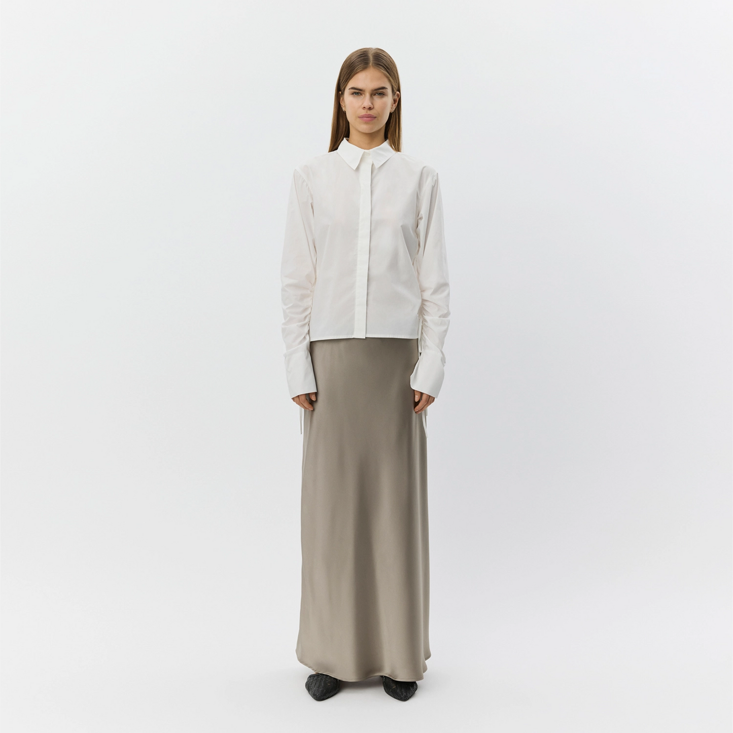 ShirtSW String Detail Shirt fra Sofie Schnoor - Off White - På model
