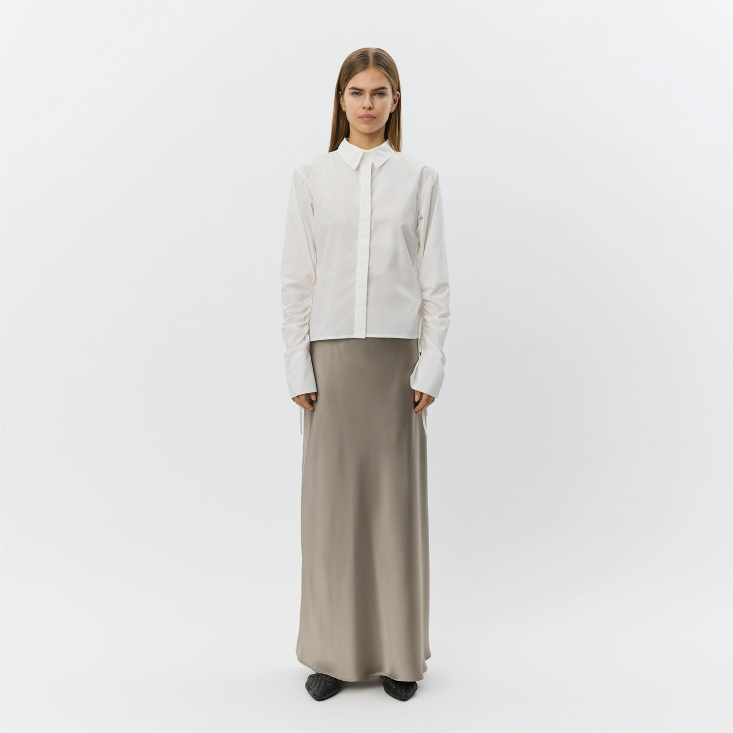 ShirtSW String Detail Shirt fra Sofie Schnoor - Off White - På model