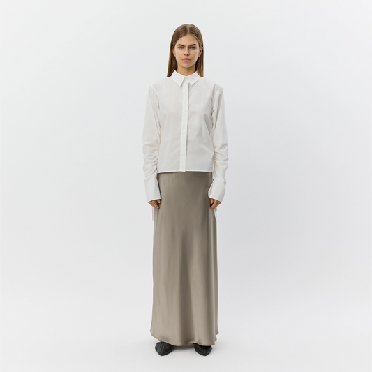ShirtSW String Detail Shirt fra Sofie Schnoor - Off White - På model