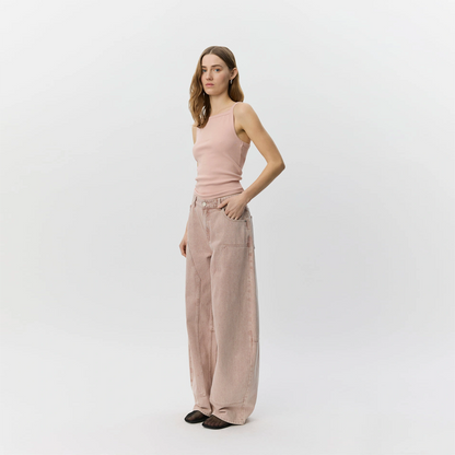 SonjaSW Barrel Shaped Jeans fra Sofie Schnoor - Faded Rose Denim - På model fra siden