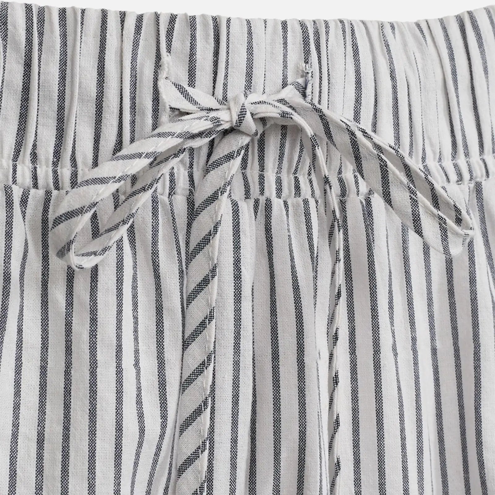 Stribede bukser fra Sofie Schnoor i Dark Blue (detalje)
