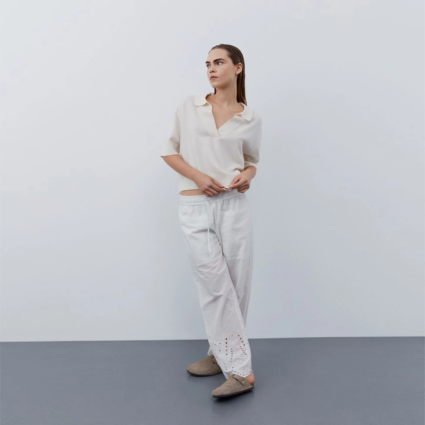Broderie Anglaise bukser fra Sofie Schnoor - Model