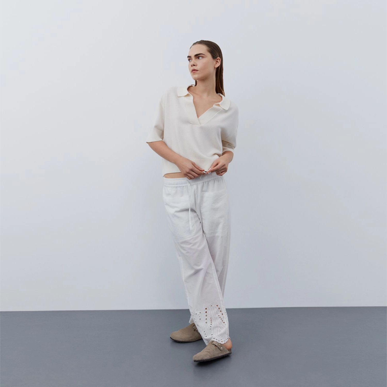 Broderie Anglaise bukser fra Sofie Schnoor - Model