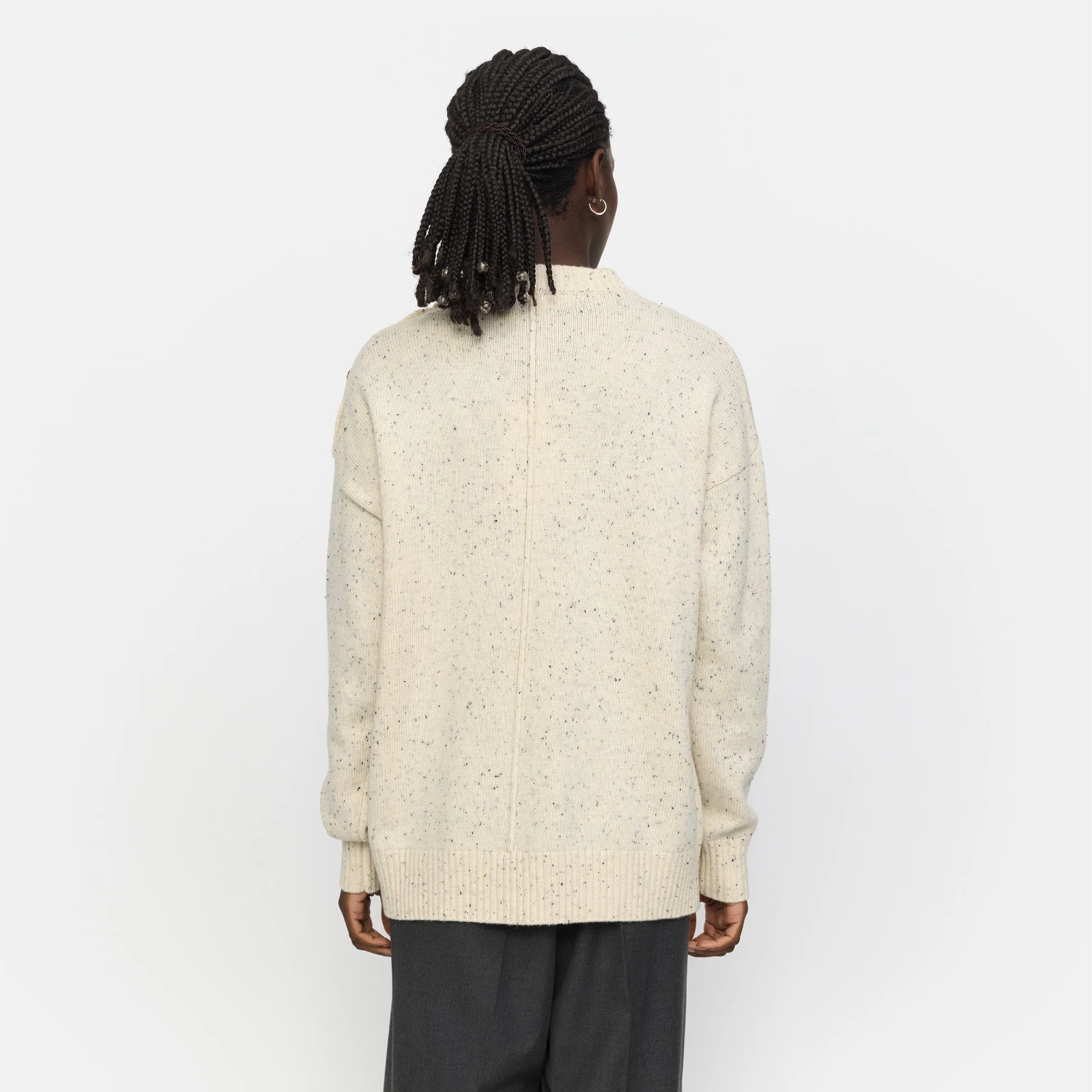 SREmeral Knit fra Soft Rebels - Arctic Wolf Melange - Model ryg