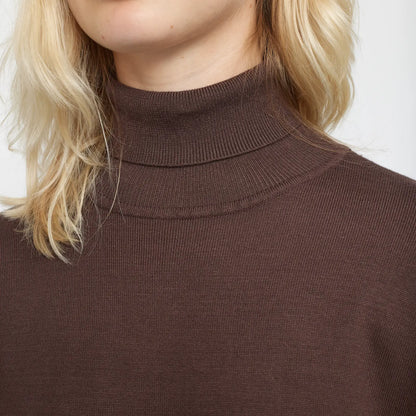 SRLea kjole med rullekrave fra Soft Rebels (detalje)