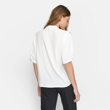 SRPansy Shirt fra Soft Rebels i hvid på model bagfra