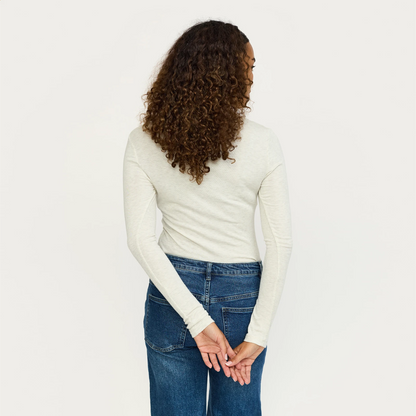 SRRoman O-Neck Top fra Soft Rebels - Arctic Wolf Melange - Model fra ryggen