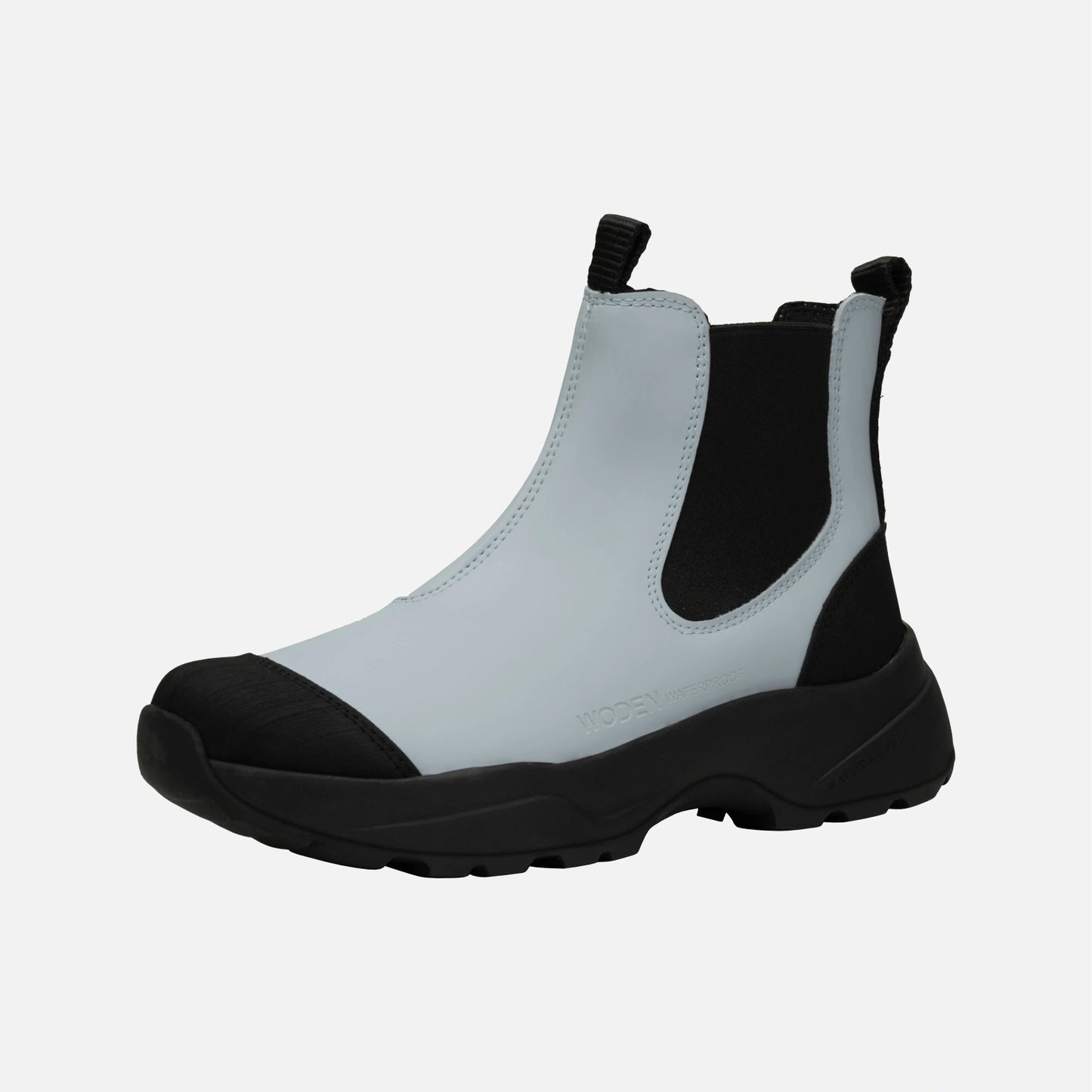 Siri Waterproof støvler fra Woden i Ice Blue (skråt forfra)