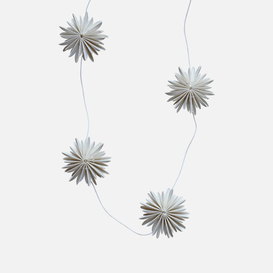 Garland Flake papir guirlande fra DBKD, 149 kr.