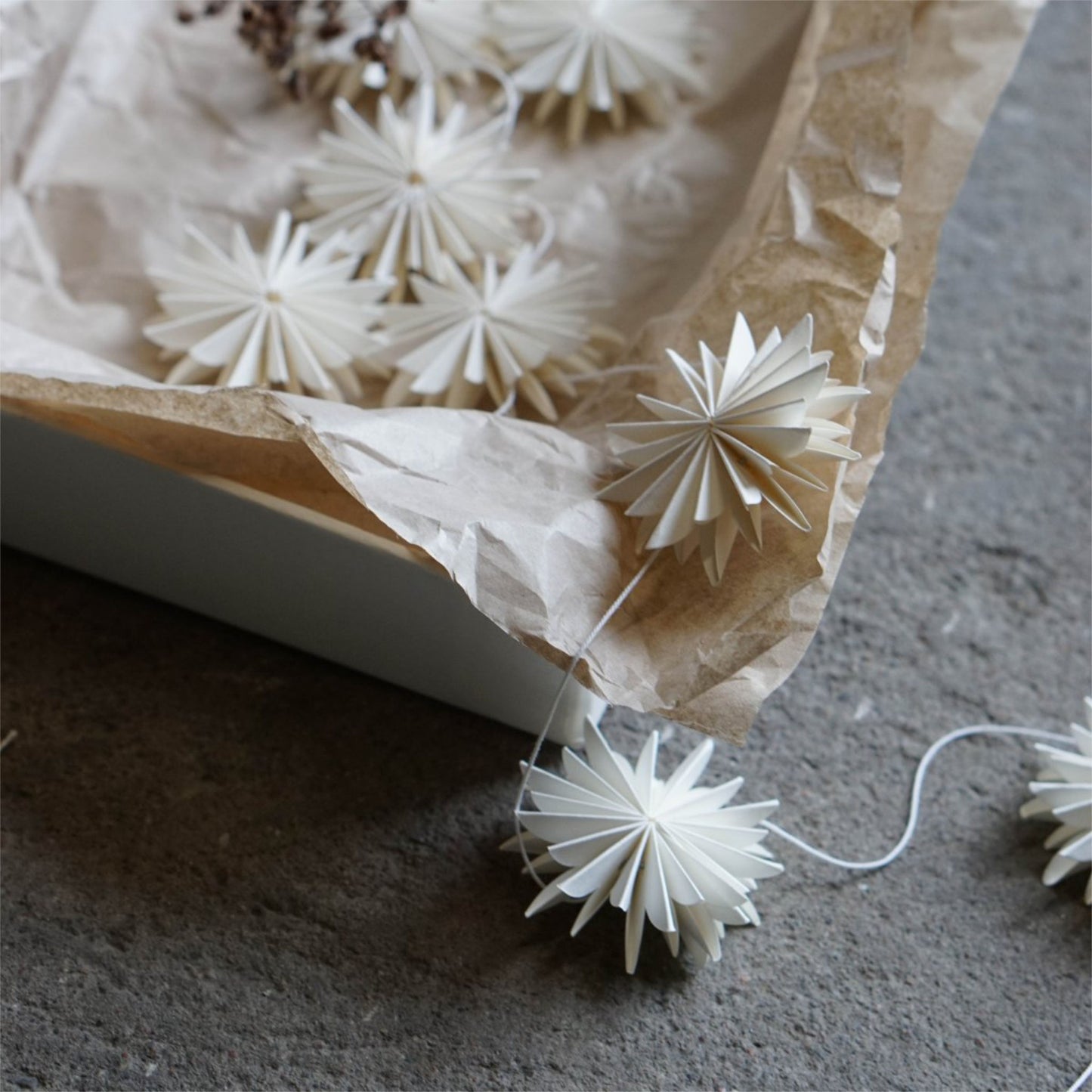 Garland Flake papir guirlande fra DBKD (detalje), 149 kr.