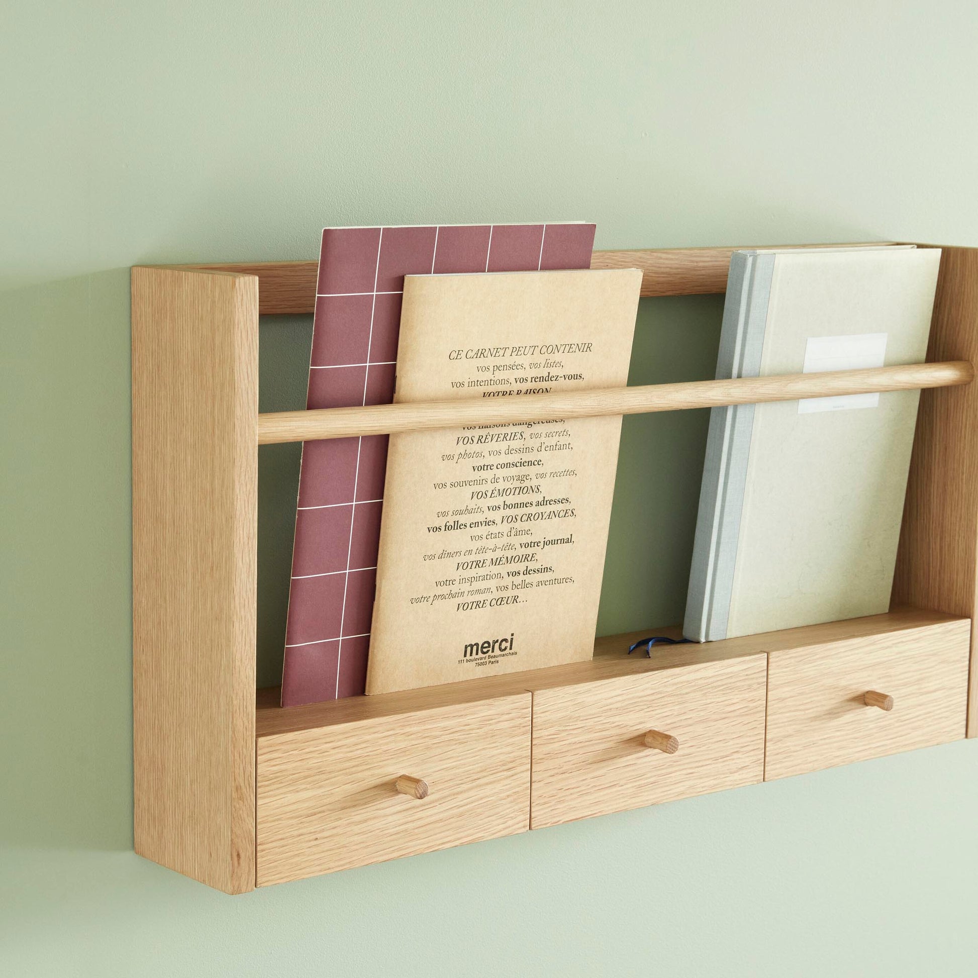Story Magazine Holder fra Hübsch i eg i miljø, 1199 kr.