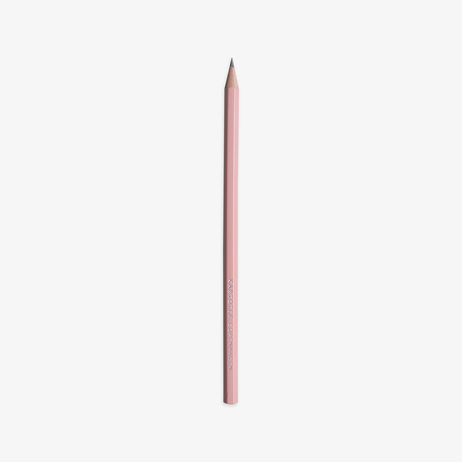 Lyserød blyant i cedertræ fra Kartotek, 20 kr.