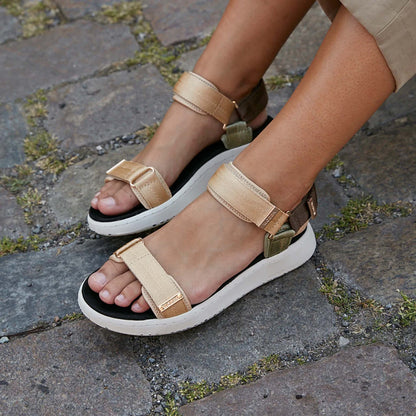 Line sandaler i Multifarvet fra Woden (på model), 649 kr.